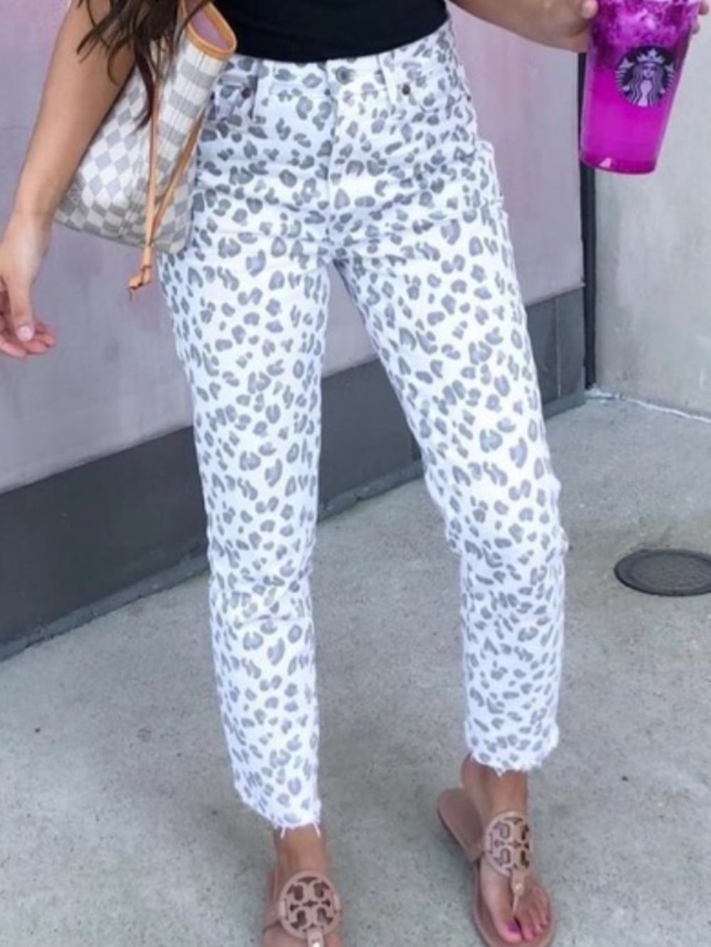 Abercrombie & Fitch Leopard Print mom Jeans - Picture 1 of 10